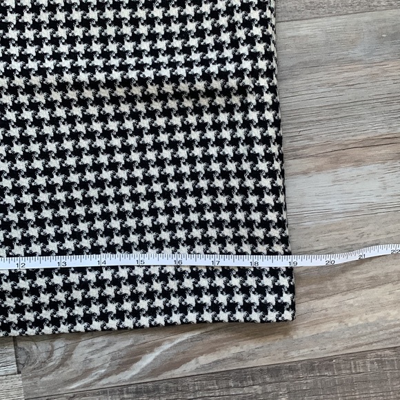 Houndstooth Posh Pencil Skirt 🖤🤍🖤🤍 - Picture 8 of 8